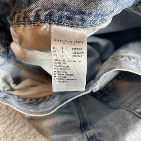 American Eagle Outfitters 90s Boyfriend Jeans Light Wash Distressed Size 8 - Picture 5 of 13
